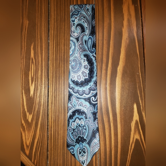 Geoffrey Beene Necktie, Blues and blacks - Picture 1 of 12